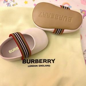 Burberry newborn baby flats